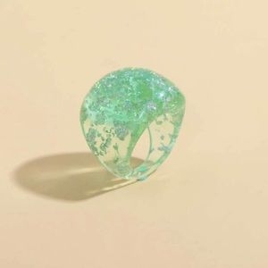 3/$15💞 Green Resin Chunky Ring